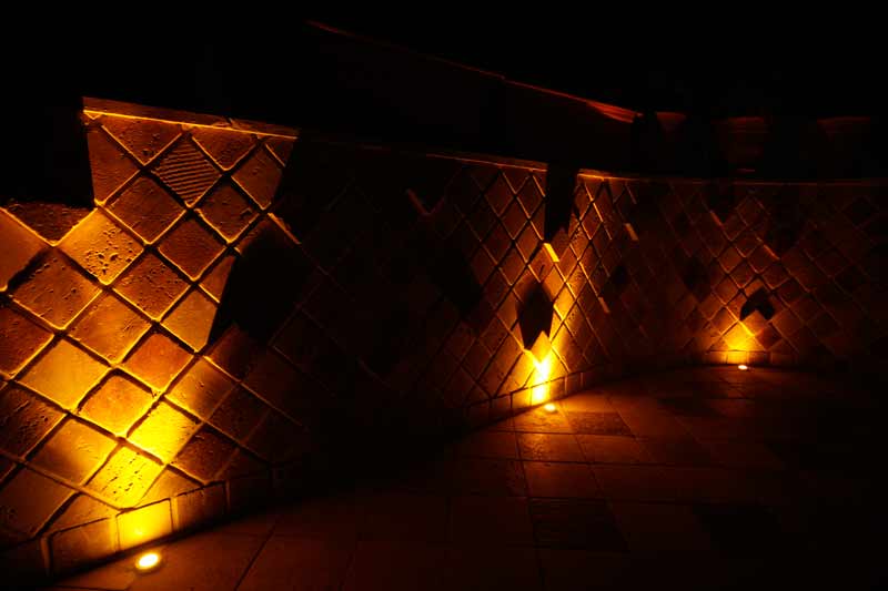 LED  کف نسبت به شکل و سایز ومیزان مصرف متفاوت است