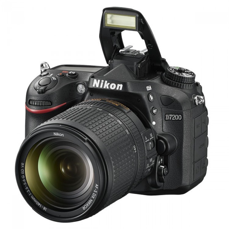 دوربین نیکون D7200 KIT 18-140