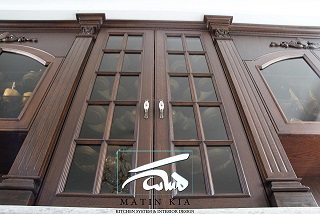 کابینت کلاسیک با چوب تیره 
